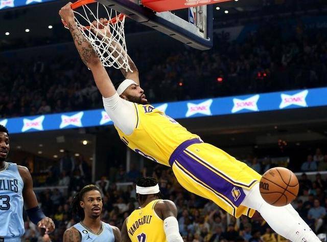 浓眉哥迎来三赛季出色发挥，G2观众热烈欢呼！