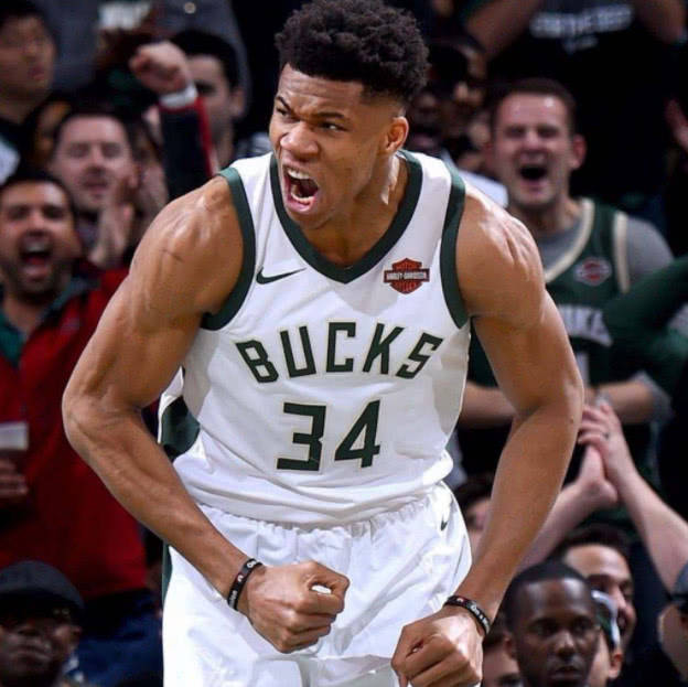 开云网页版-字母哥迎来五赛季出色发挥，TES观众热烈欢呼！-开云网页版